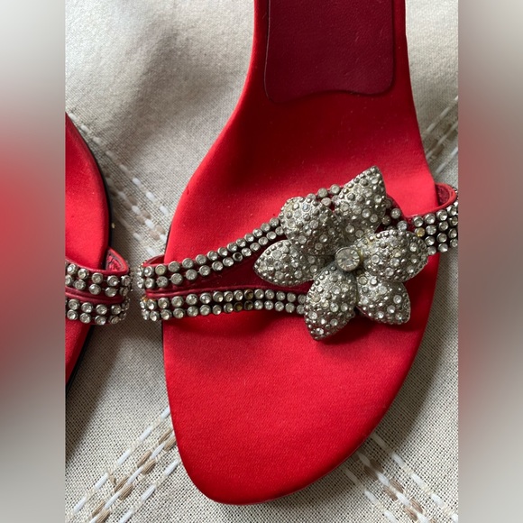 Franco Sarto Shoes Rhinestone Flower Kitten slip on missing some stones - Picture 8 of 9